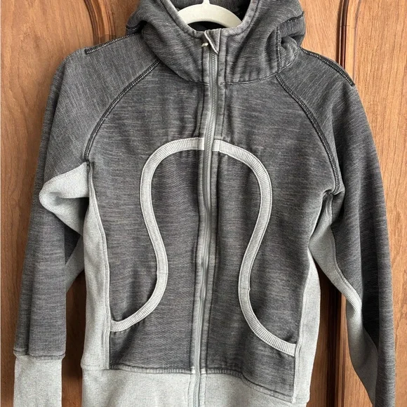 Lululemon Scuba Full-Zip Hoodie - Picture 2 of 3